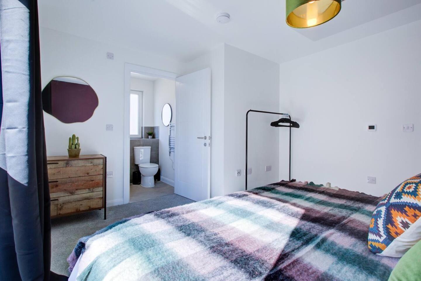 2Bed 2Bath In - Next To Station For 6 Free Parking Apartment แอชฟอร์ด ภายนอก รูปภาพ